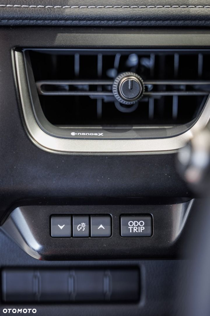 Lexus UX - 36