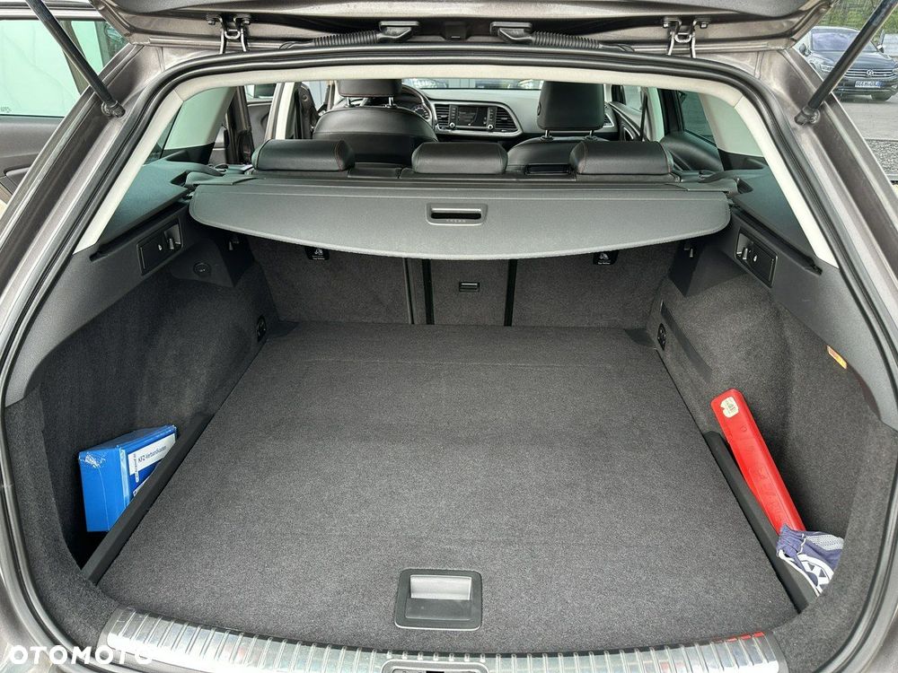 Seat Leon Sportstourer 2.0 TDI DPF DSG FR - 32