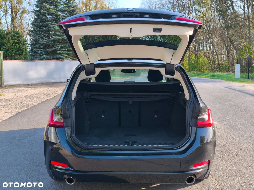 BMW Seria 3 318i Advantage - 15