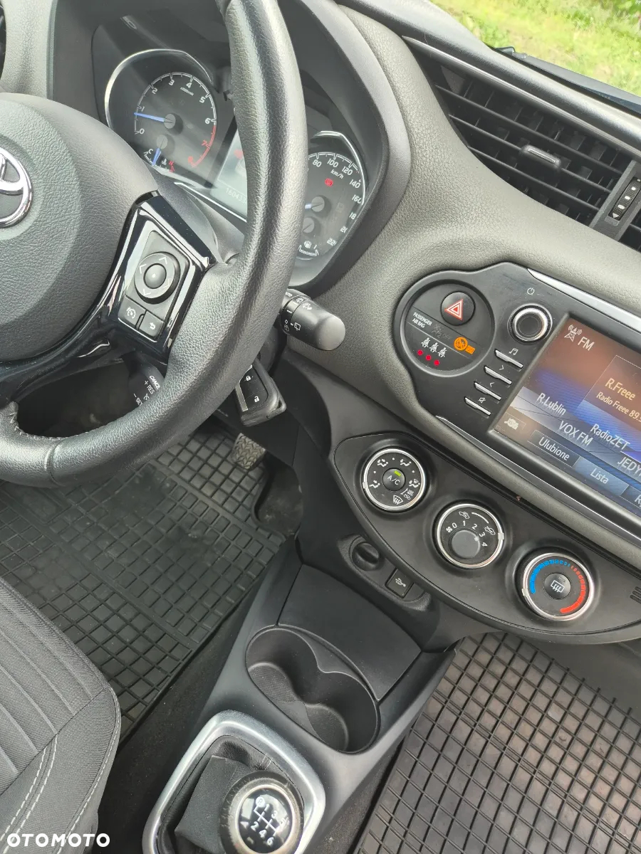 Toyota Yaris 1.5 Premium - 9