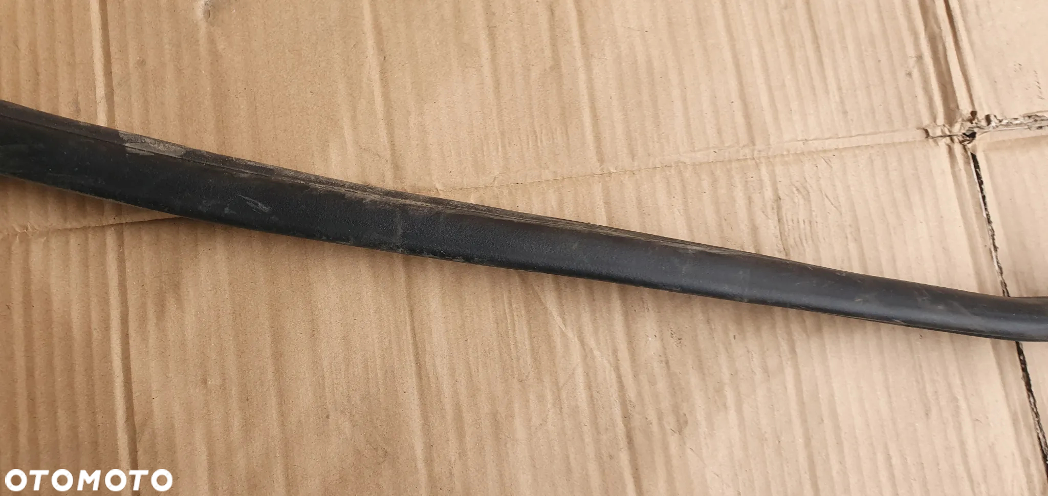 Uszczelka drzwi lewy przód przednia lewa VW Fox 3D 5Z3831721 - 3