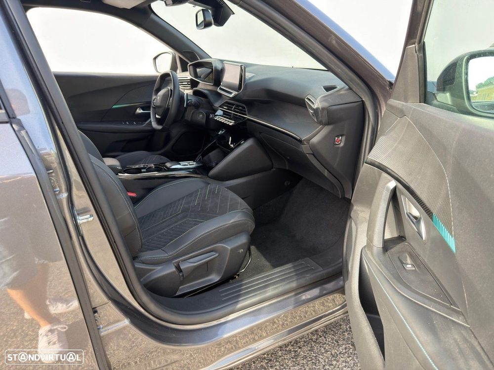 Peugeot 2008 1.2 PureTech Allure Pack EAT8 - 13