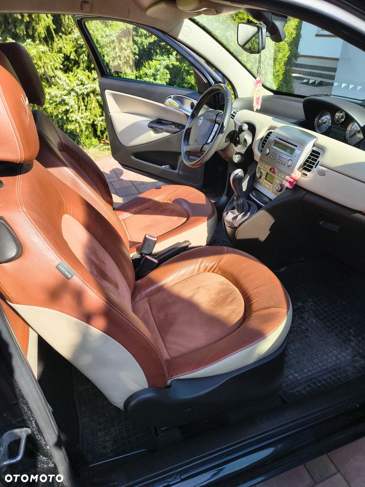 Lancia Ypsilon - 2