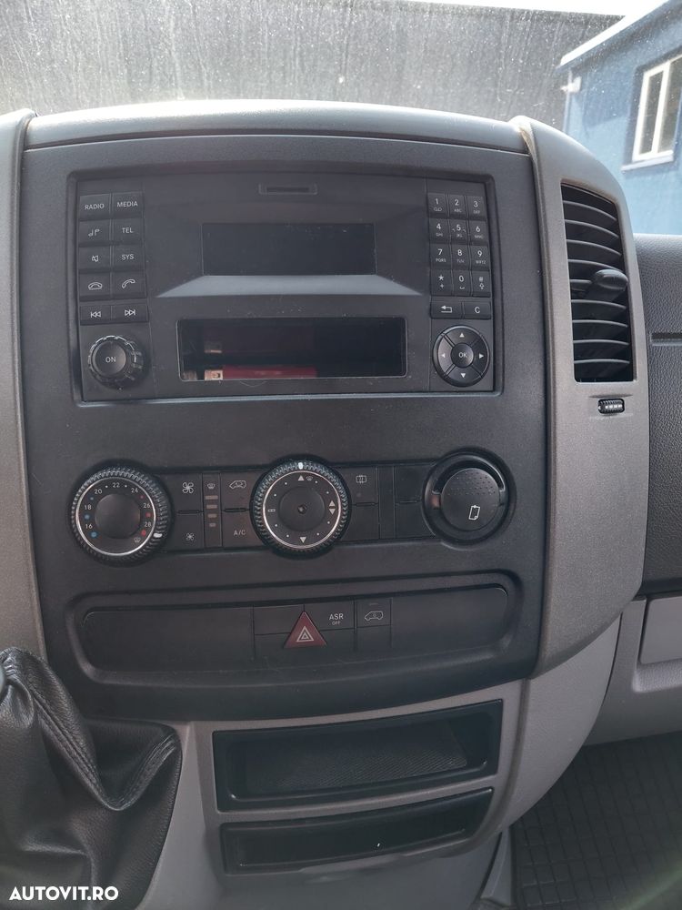 Mercedes-Benz Sprinter 906.211 - 11