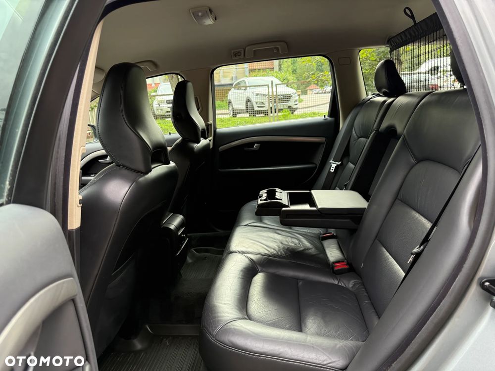 Volvo V70 2.0 - 25