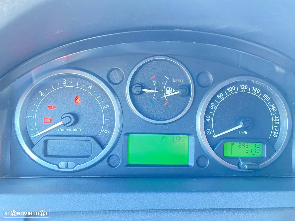 Land Rover Discovery 2.7 TD V6 S Auto. - 8