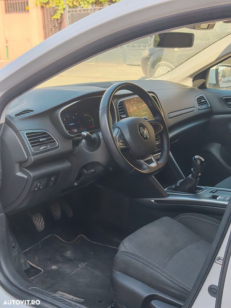 Renault Megane Blue dCi 115 Equilibre - 8