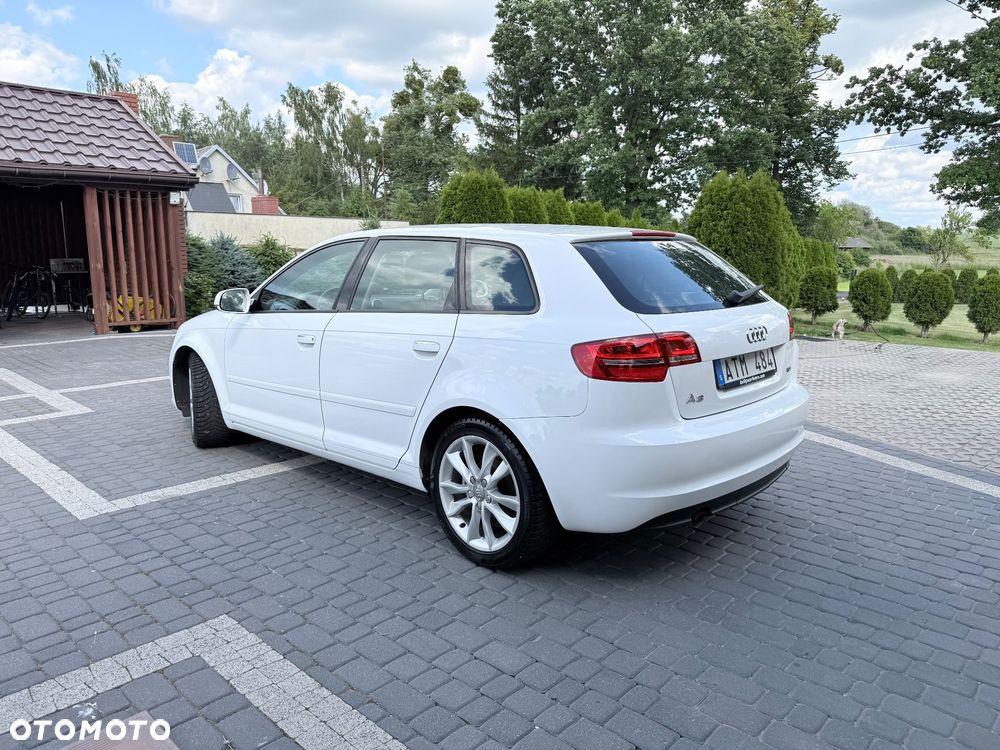 Audi A3 Sportback 1.6 TDI DPF S tronic S line Sportpaket - 6