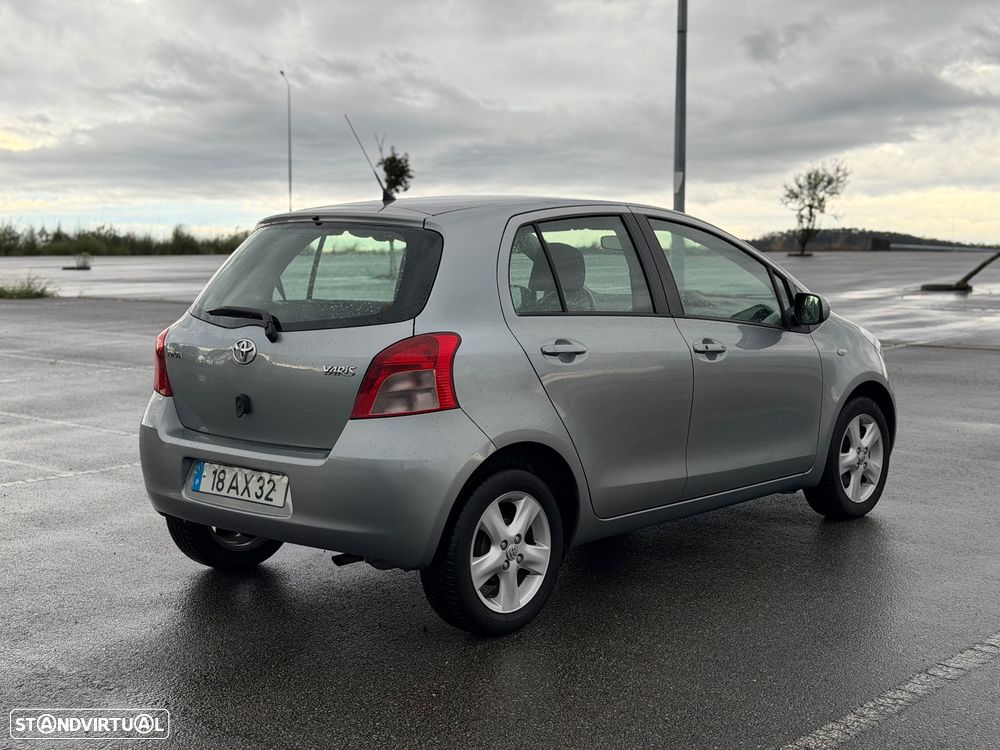 Toyota Yaris 1.0 VVT-i Sol High Pack - 3