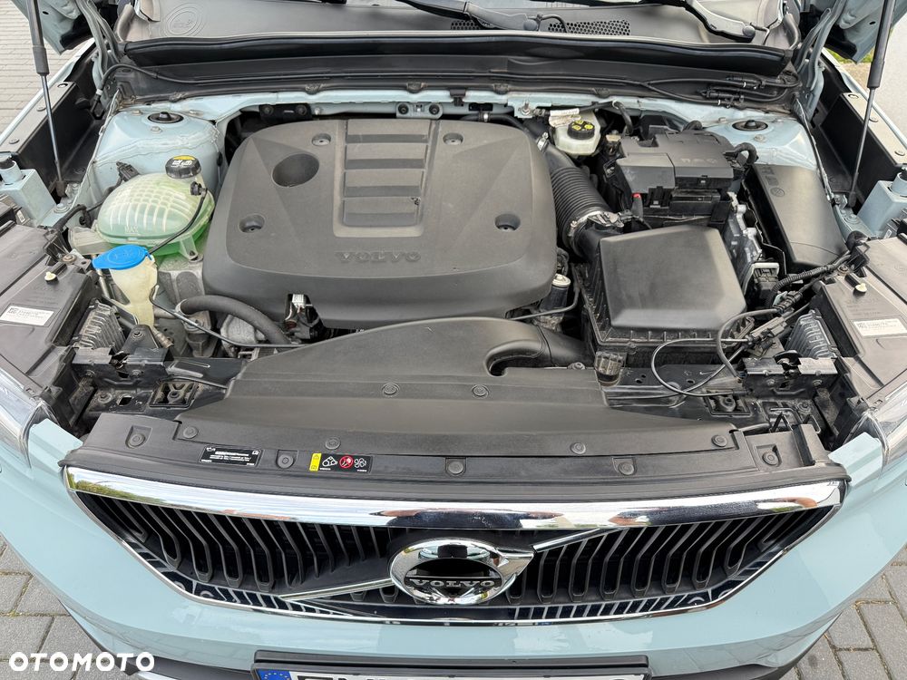 Volvo XC 40 D4 AWD Momentum (Intro Edition) - 13