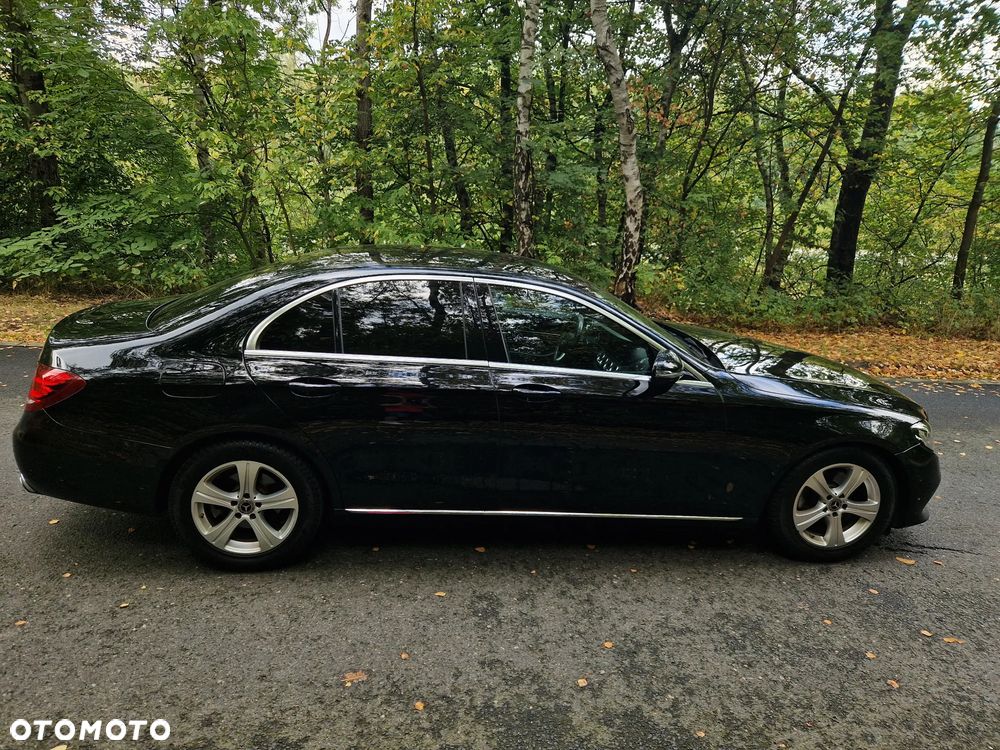 Mercedes-Benz Klasa E 220 d 4-Matic Business Edition 9G-TRONIC - 17
