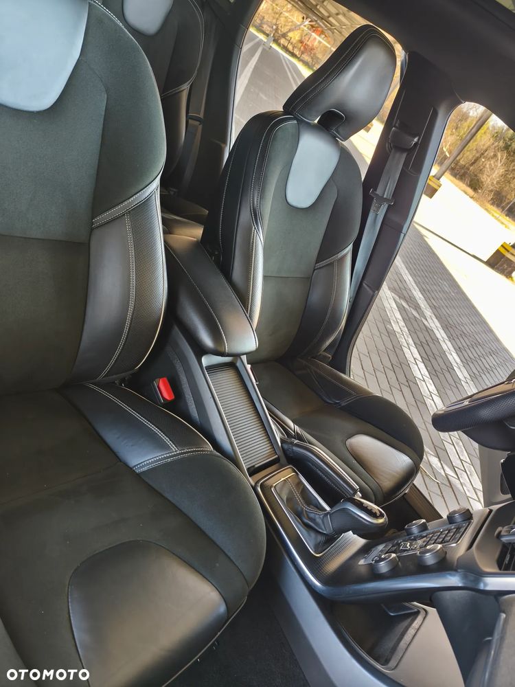 Volvo V40 D3 Geartronic Summum - 23