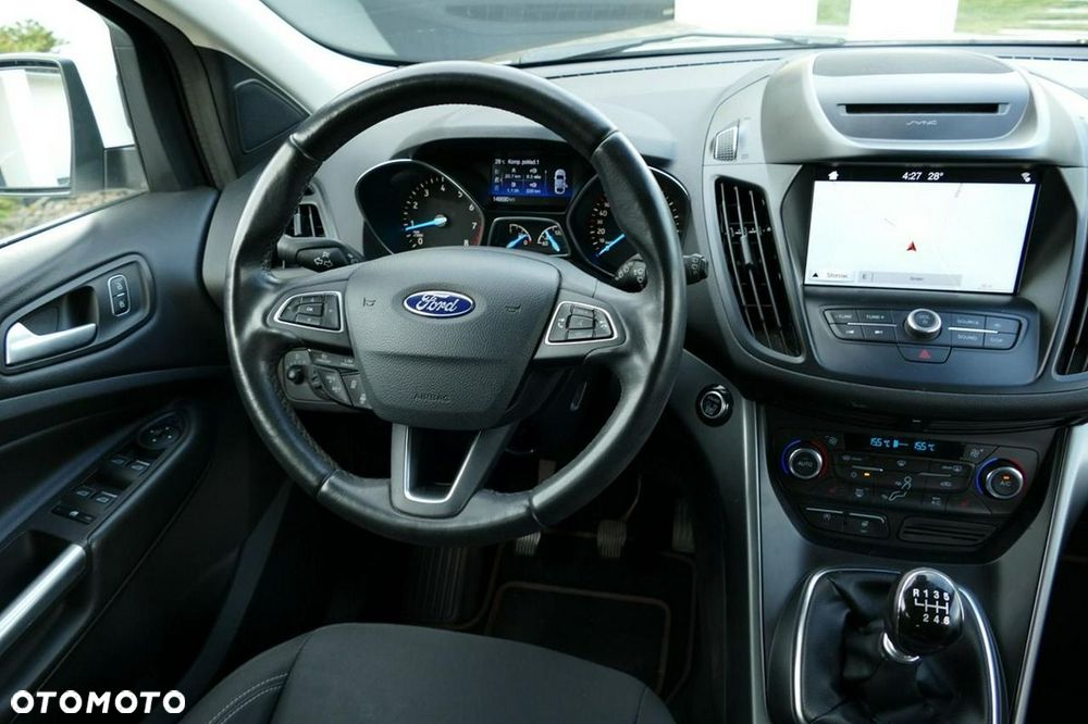 Ford Kuga 1.5 EcoBoost 2x4 Titanium - 28