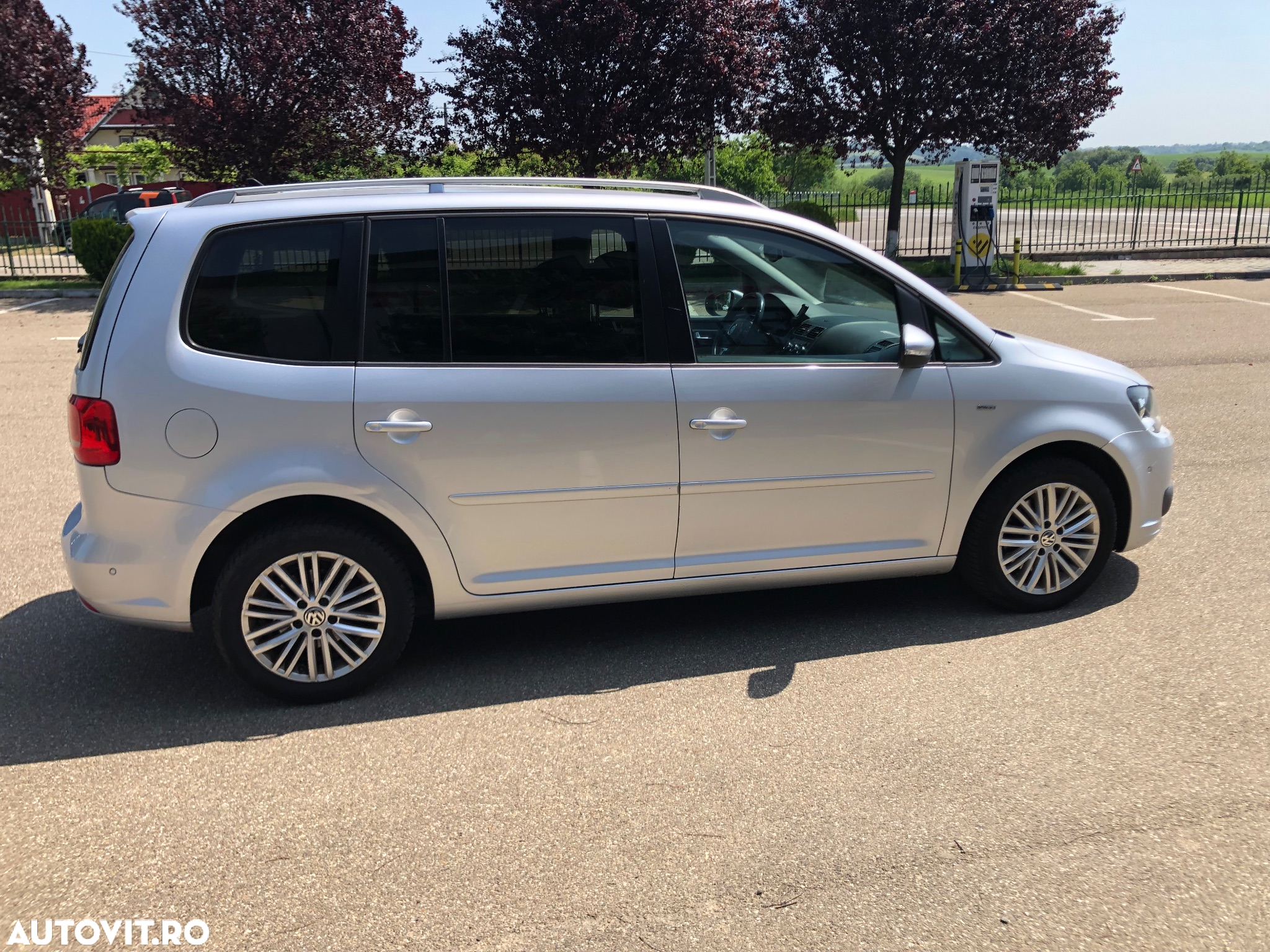 Volkswagen Touran 2.0 TDI DPF BlueMotion Technology Life - 4