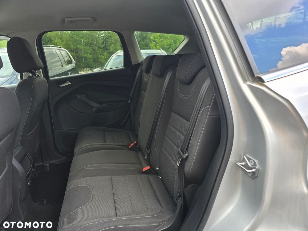 Ford Kuga - 10