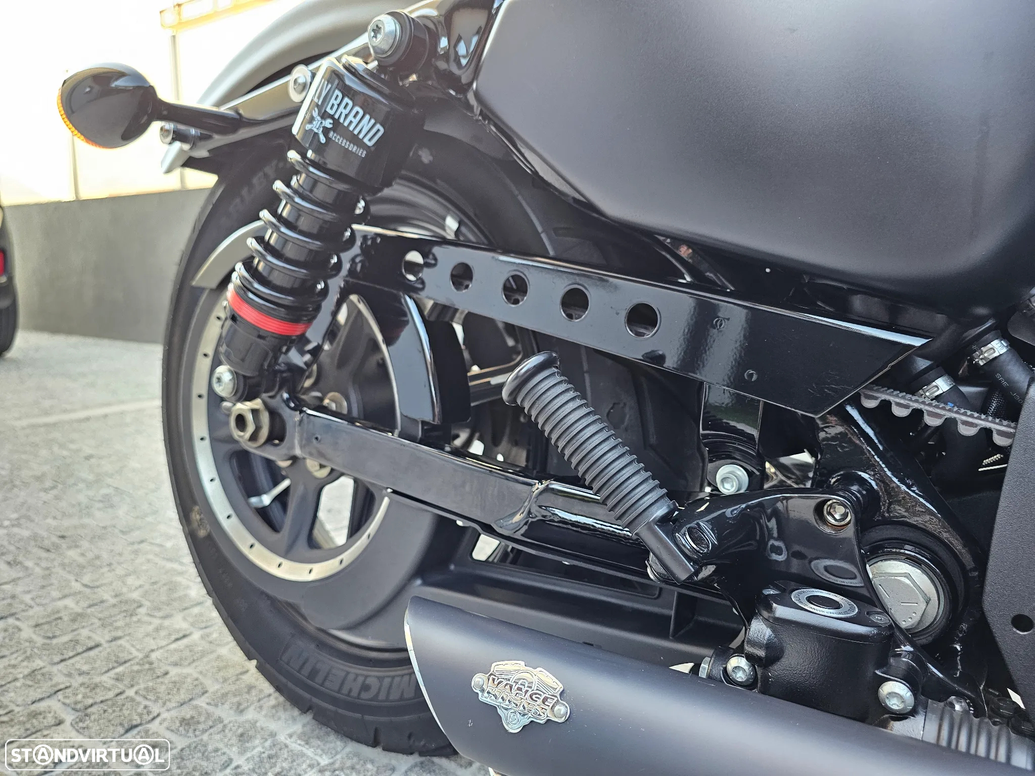 Harley-Davidson Sportster SPORTSTER XL883N Iron - 4