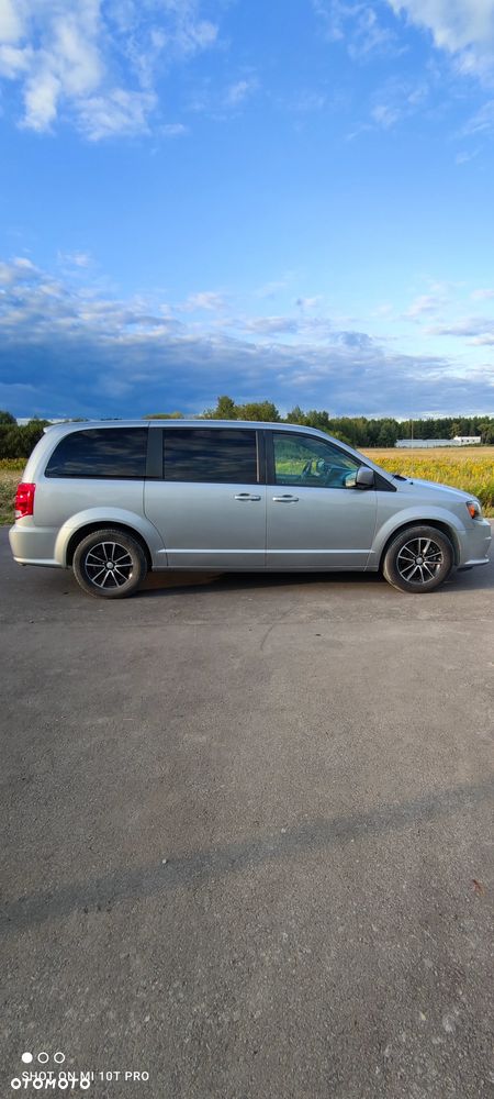 Dodge Grand Caravan - 5
