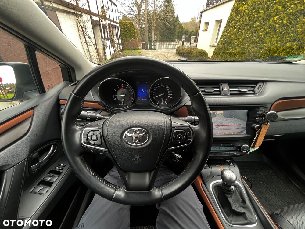 Toyota Avensis 1.8 Prestige - 11