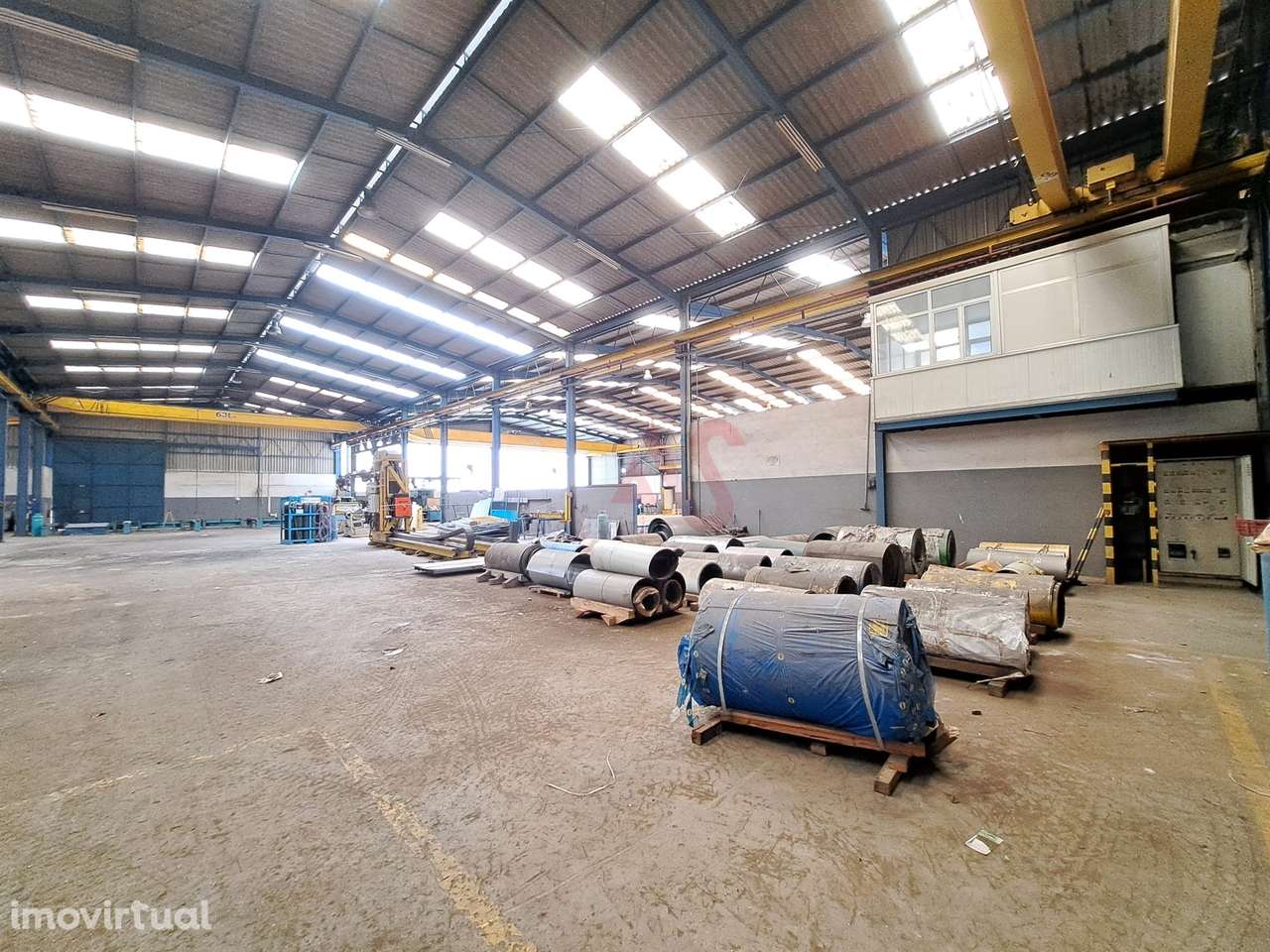 Armazém industrial com 5783 m2 em Vale de Cambra - Grande imagem: 4/6