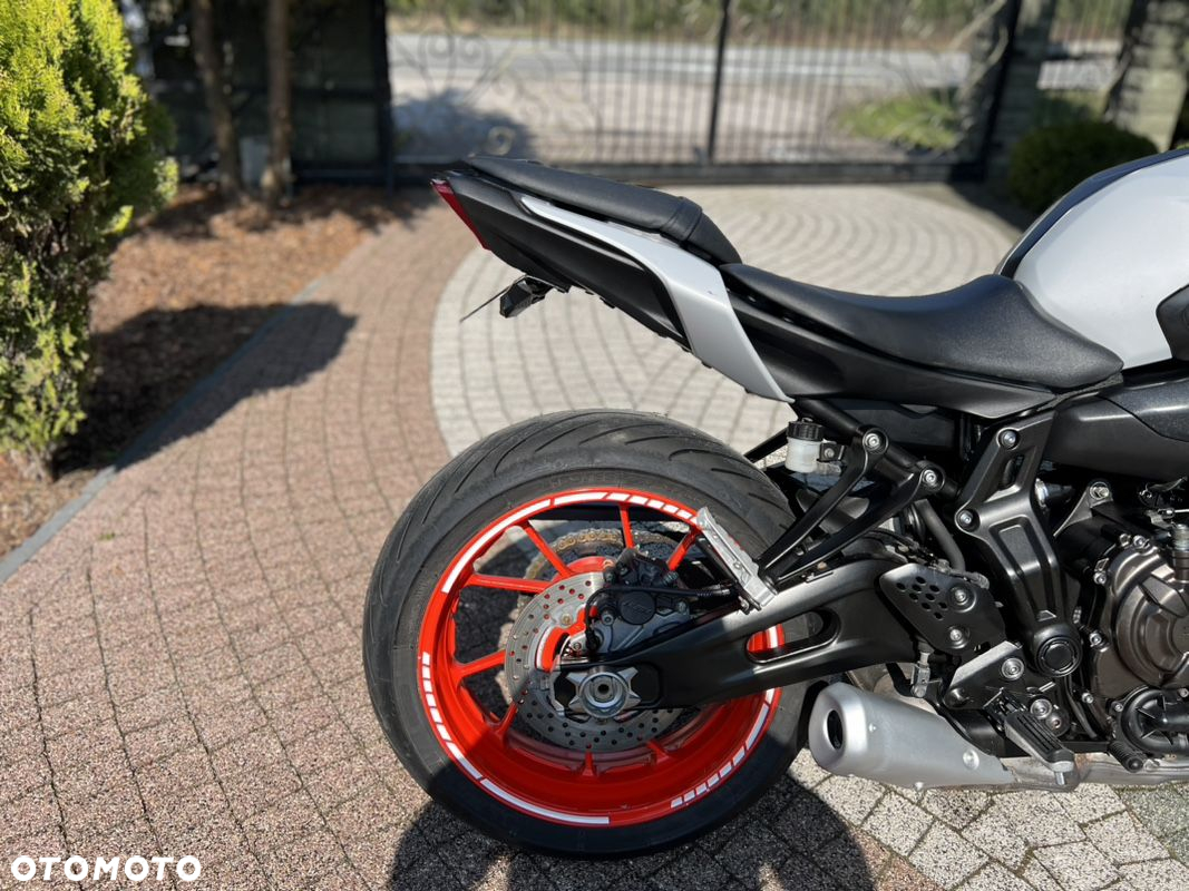Yamaha MT - 8