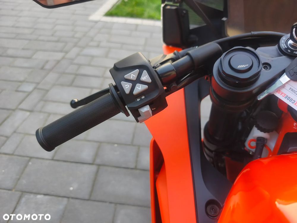 KTM RC 125 - 26