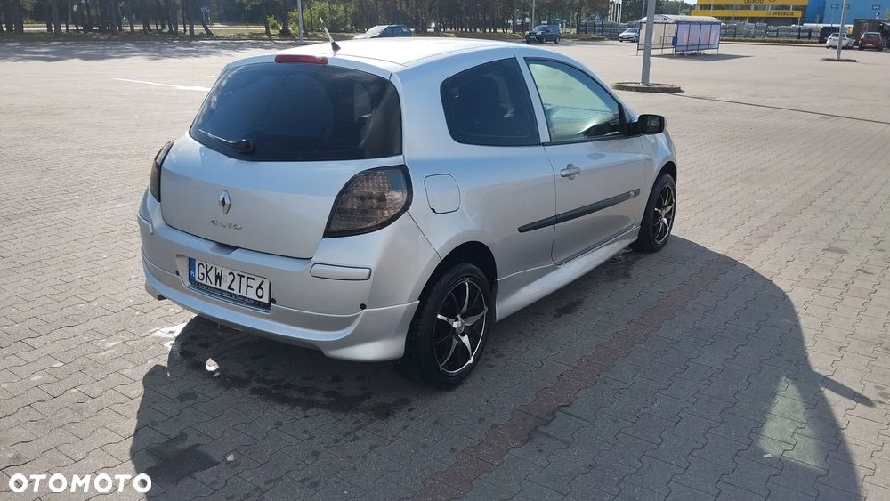 Renault Clio - 2