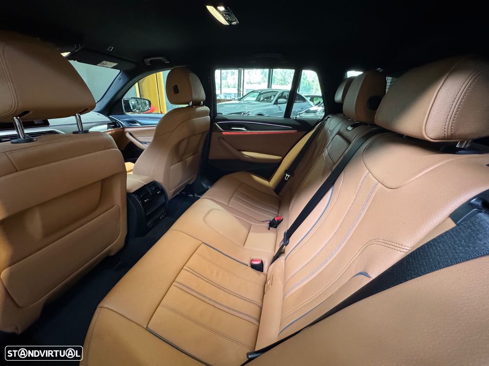 BMW 530 e Pack Desportivo M - 15