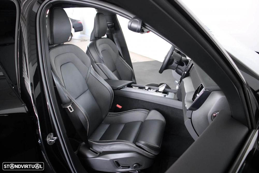 Volvo XC 60 2.0 T6 PHEV Black Edition AWD - 12