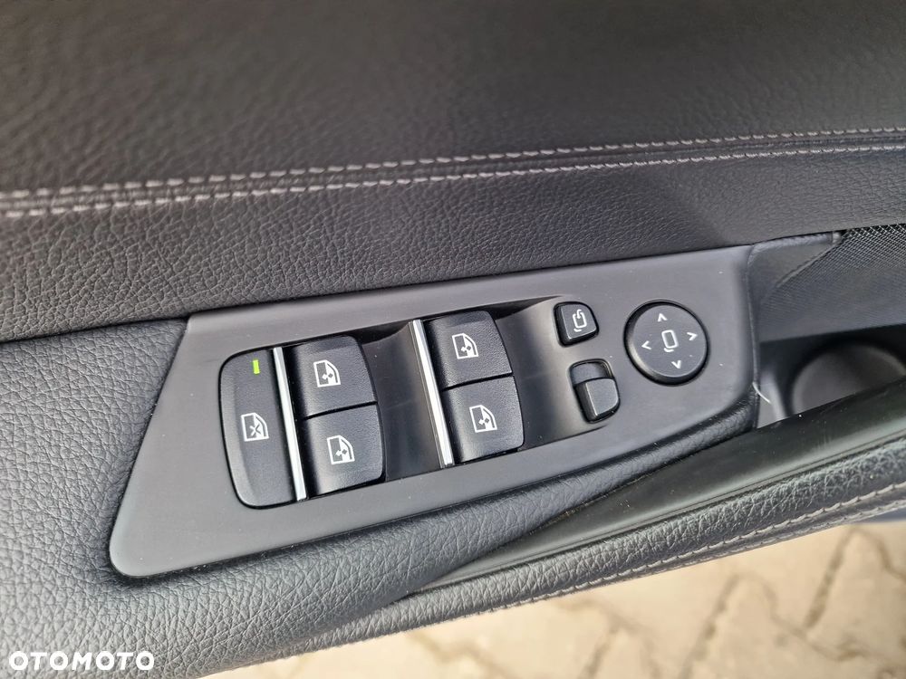 BMW Seria 5 518d - 38