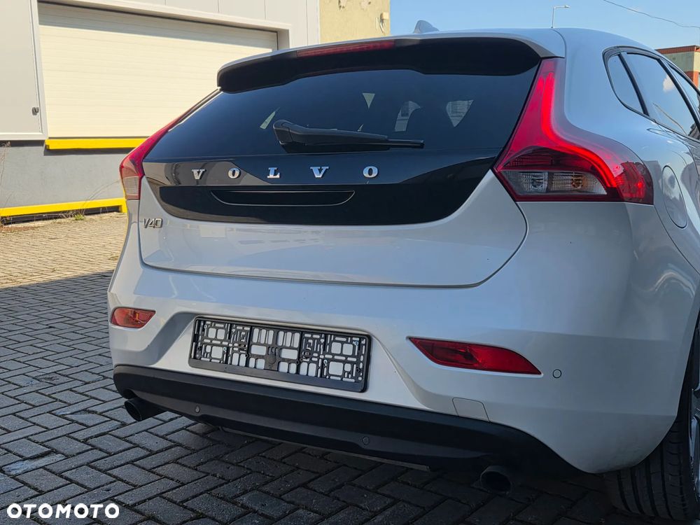 Volvo V40 T2 Momentum - 14