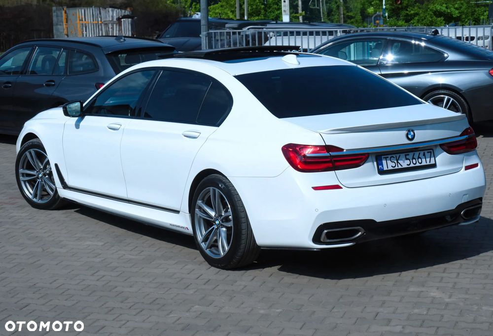 BMW Seria 7 750Li xDrive - 34