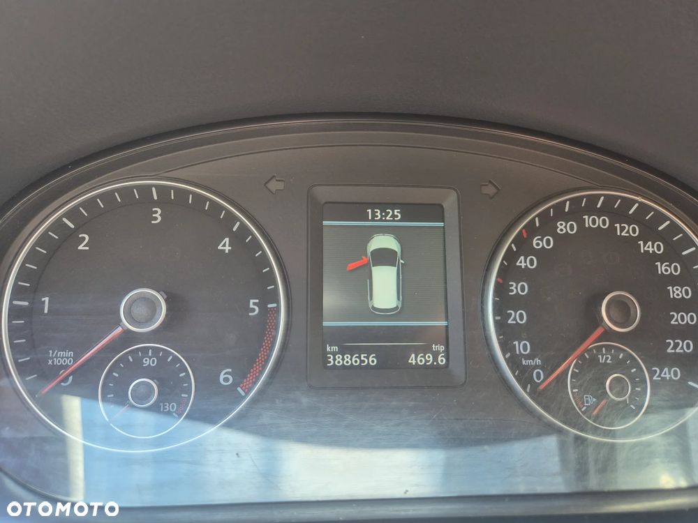 Volkswagen Touran 2.0 TDI DPF Highline - 14