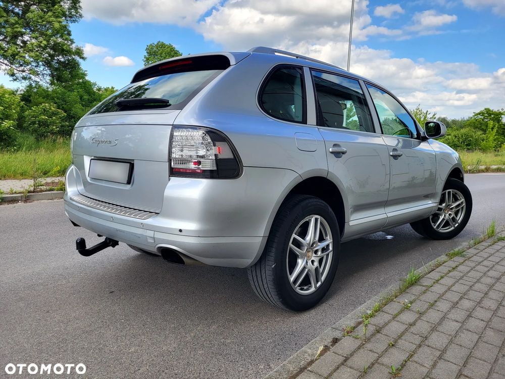 Porsche Cayenne - 4
