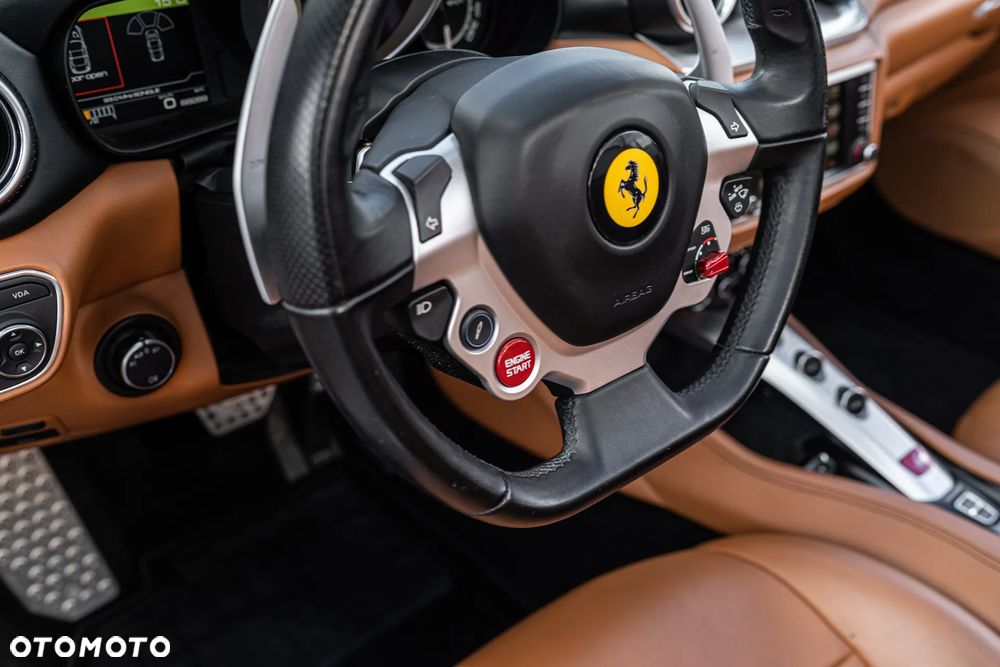 Ferrari California T - 16