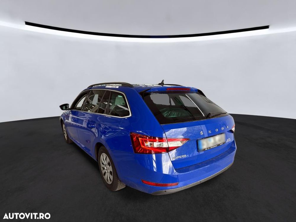 Skoda Superb 2.0 TDI DSG Ambition - 3