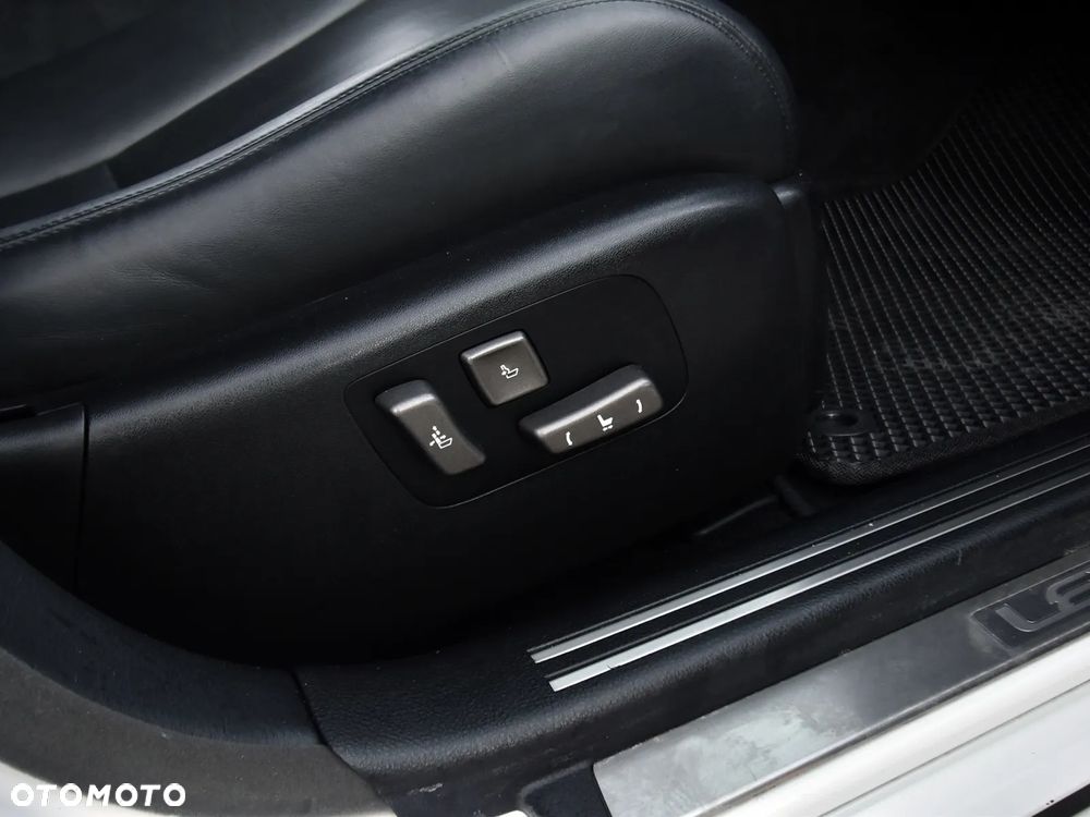 Lexus LS 600h Superior - 34