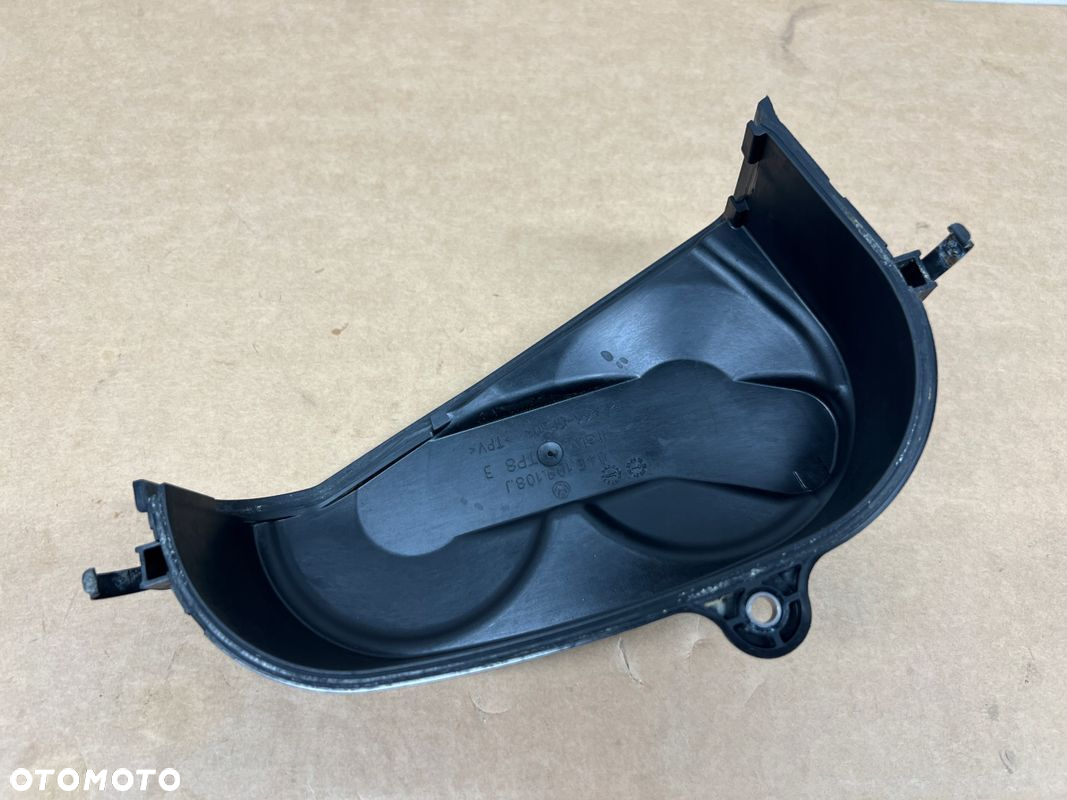 Seat Arona 1.0 TSI obudowa osłona rozrządu 04E109108J - 2
