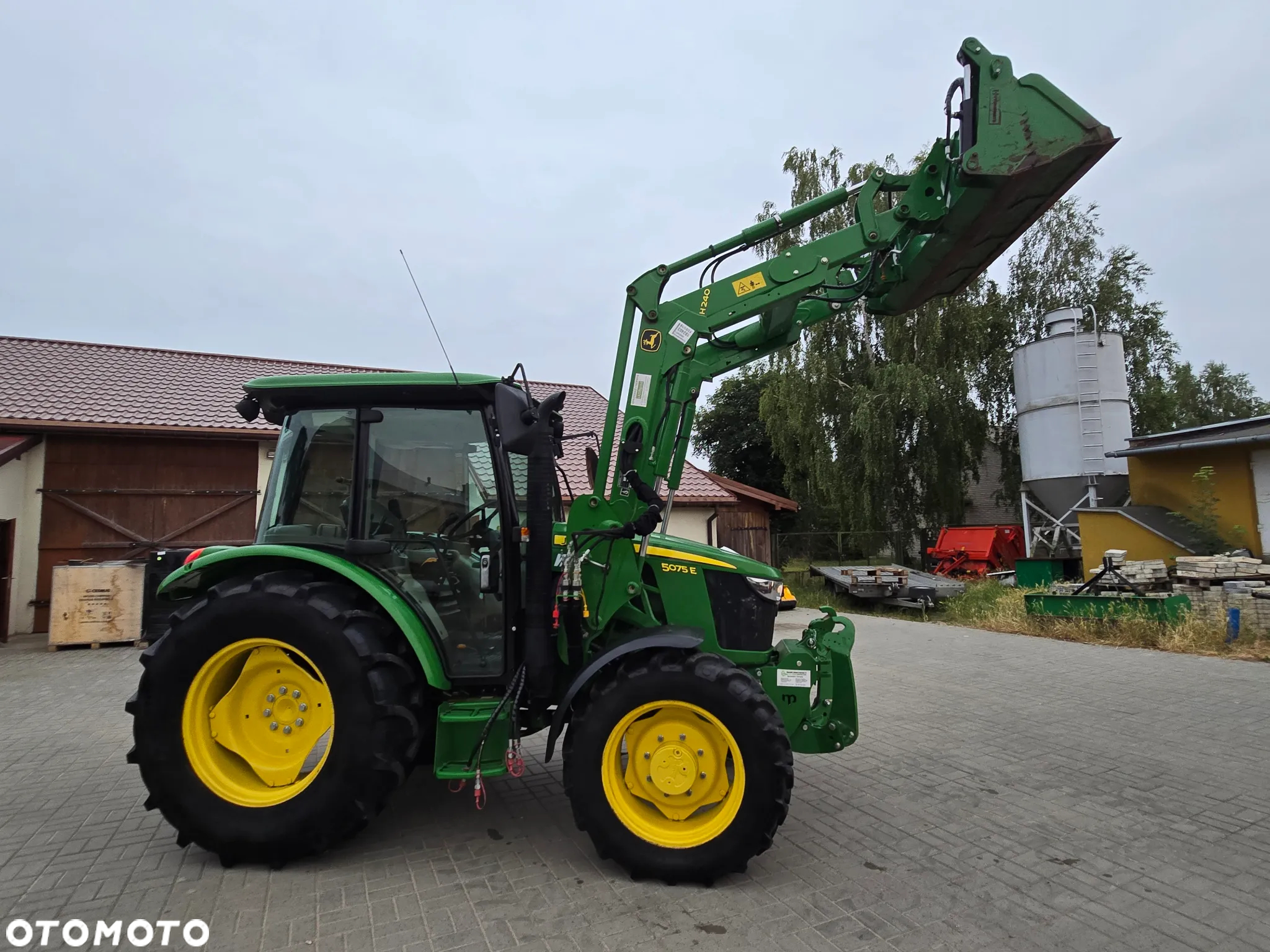 John Deere 5075E - 10