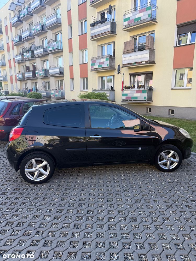 Renault Clio 1.2 16V 75 Dynamique - 19