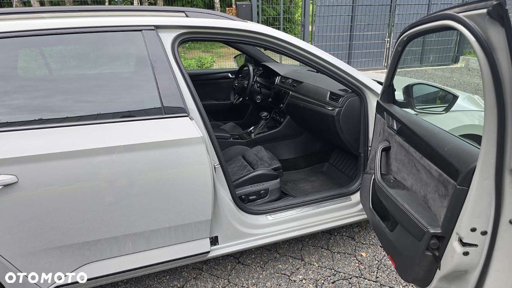 Skoda Superb 2.0 TDI SCR 4x4 Sportline DSG - 9