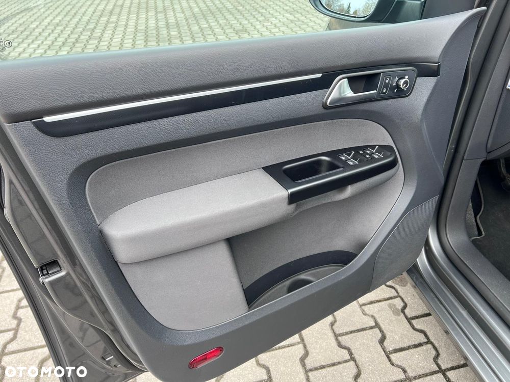 Volkswagen Touran 1.2 TSI STYLE - 20