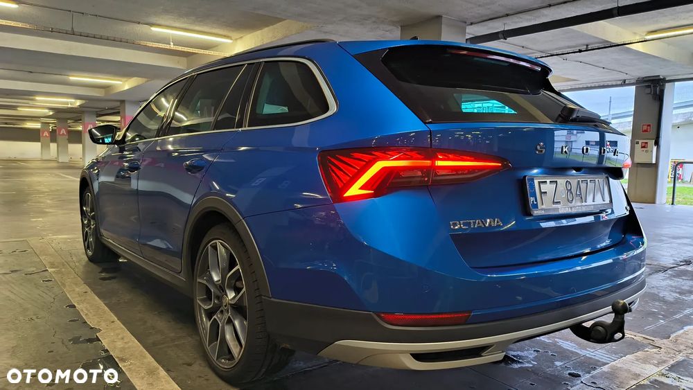 Skoda Octavia 2.0 TSI 4x4 Scout DSG - 9