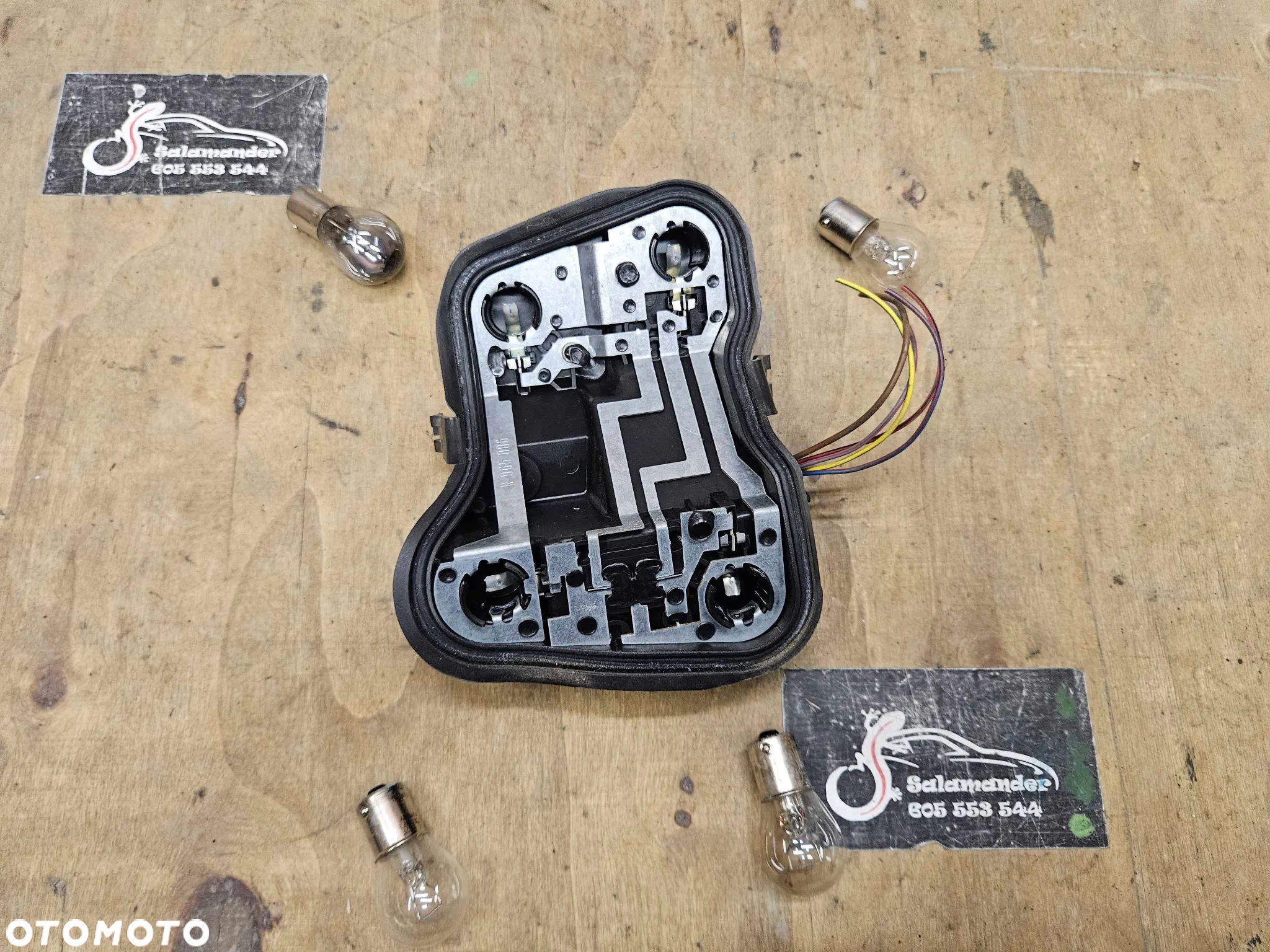 Wklad Lampa Lampy Oprawa Zarowki Mocowanie Tyl Prawy Tylne AUDI A4 B7 Sedan - 30