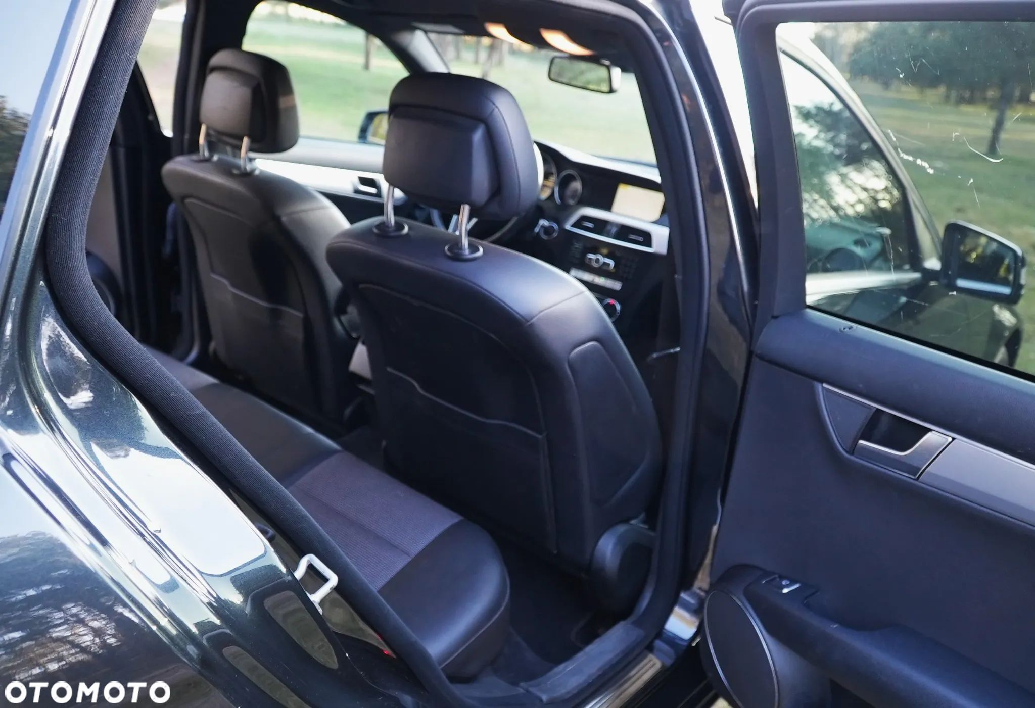 Mercedes-Benz Klasa C 180 T CGI Automatik BlueEFFICIENCY Avantgarde - 15