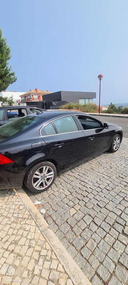 Volvo S60 2.0 D3 Momentum - 4