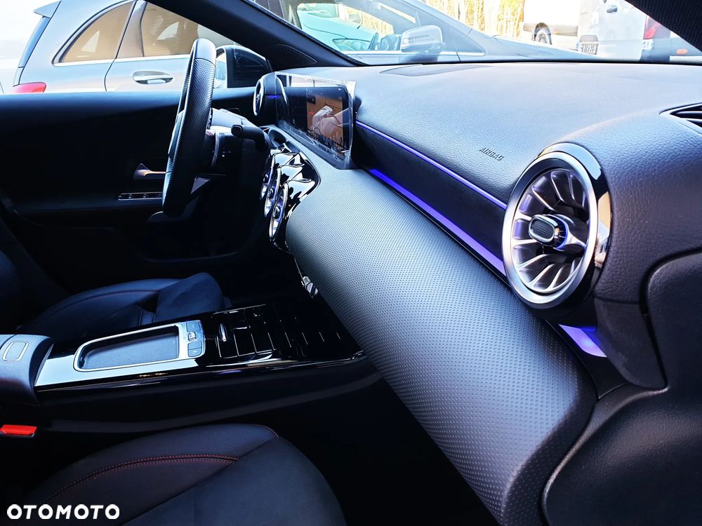 Mercedes-Benz Klasa A 200 AMG Line 7G-DCT - 22