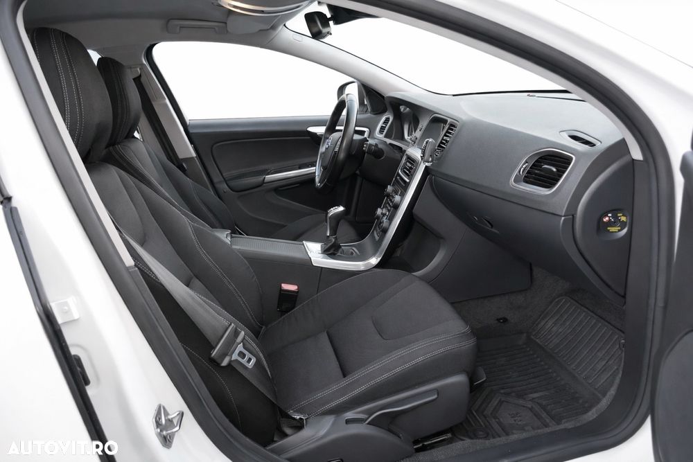 Volvo V60 D2 Kinetic - 11