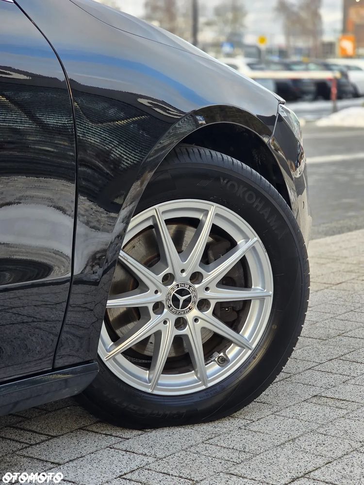 Mercedes-Benz CLA 180 d Progressive 8G-DCT - 31