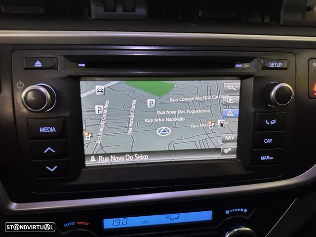 Toyota Auris Touring Sports 1.8 HSD Active - 15