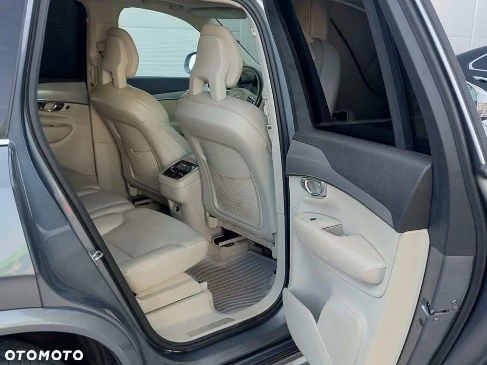 Volvo XC 90 - 18